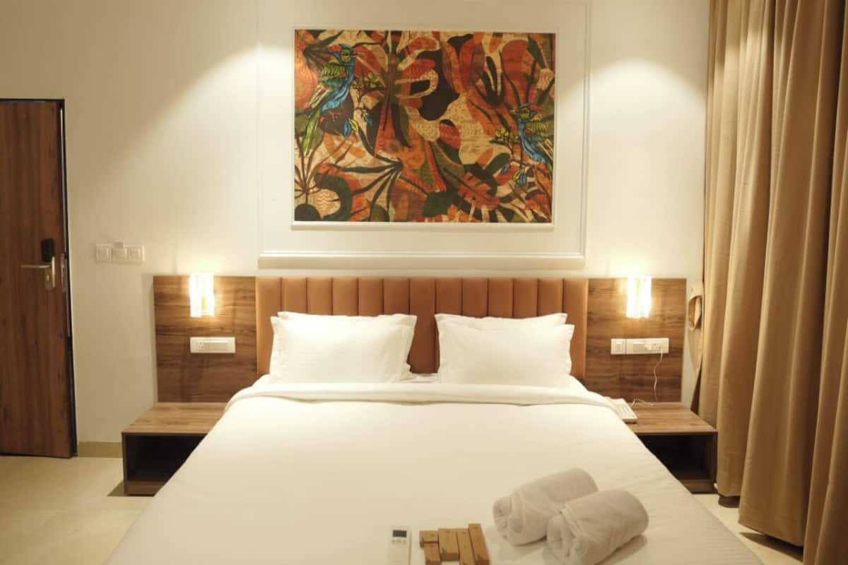 Deluxe Room, City View