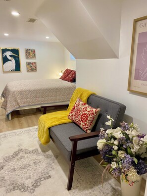 Room - Furnished 1BR Apartment | Private Entry | Ideal 1–3 Mth Stays | Transit Paradise (Toronto)