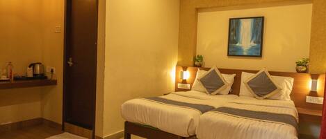 Deluxe Double Room | Desk, free WiFi