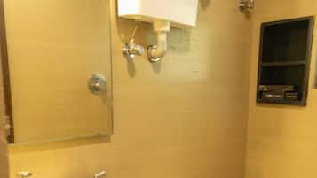 Deluxe Double Room | Bathroom