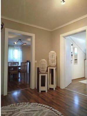 Interior - Vacation home 147 - Spacious deluxe apartment with 4 bedrooms & garden view (Sekull)