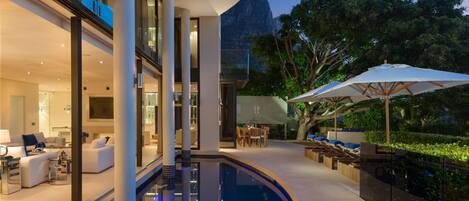 House | 5 bedrooms, Internet