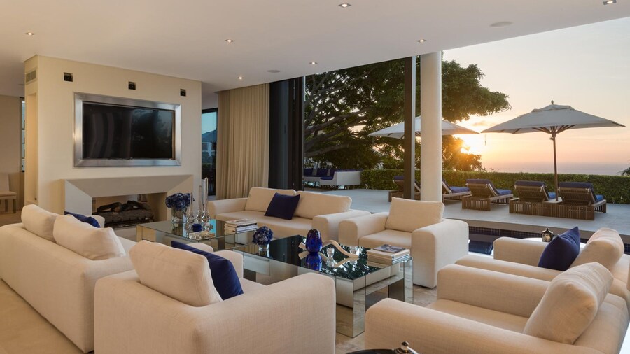 Camps Bay Luxury 5 Star 5 Bed w Gym Villa Majestic
