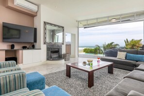 House - Camps Bay 6bed w Ocean Views and Pool Villa Sevara (Cape Town)