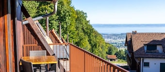 VetterLux Lake View - Quiet, Fireplace, Sauna