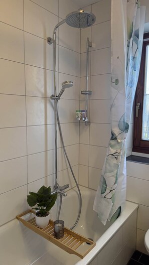 Bathroom - VetterLux Lumi - Balcony, Parking, Greenery view (Ravensburg)