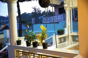 Lobby - PRIYA PALACE RESORT EVENTS SWIMMING POOL (Kodaikanal)