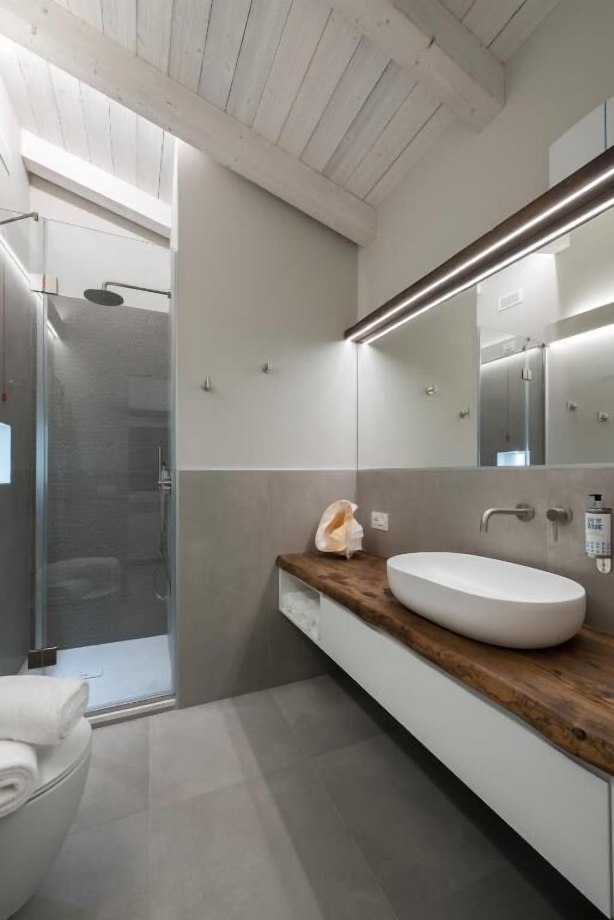 Deluxe Double Room, Sea View | Bathroom