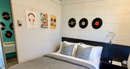 The Vinyl Lounge at The Cedar