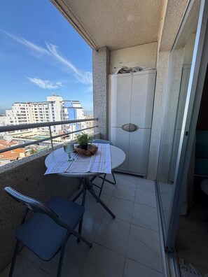 Outdoor dining - Tamy-Home@ (Empuriabrava)