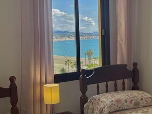 2 bedrooms, iron/ironing board, bed sheets - TERRASOL SAN GERARDO ON THE SEA (Torre del Mar)