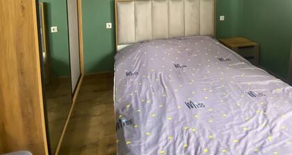 S-Van Cozy Home: Superior Stylish One-Bedroom Apartment