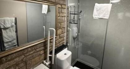 The Ilchester Arms Hotel