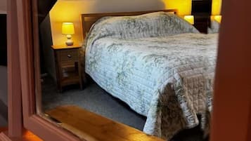 Deluxe Suite | Iron/ironing board, free WiFi, bed sheets