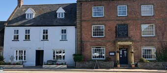 The Ilchester Arms Hotel