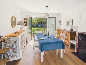 Dining - Beautiful house for 5 with garden and terrace (Treffiagat)