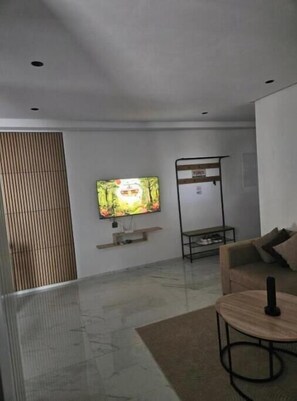 Living area - Apartement s+2 haut standing a la soukra avec un parking privé (Tunis)