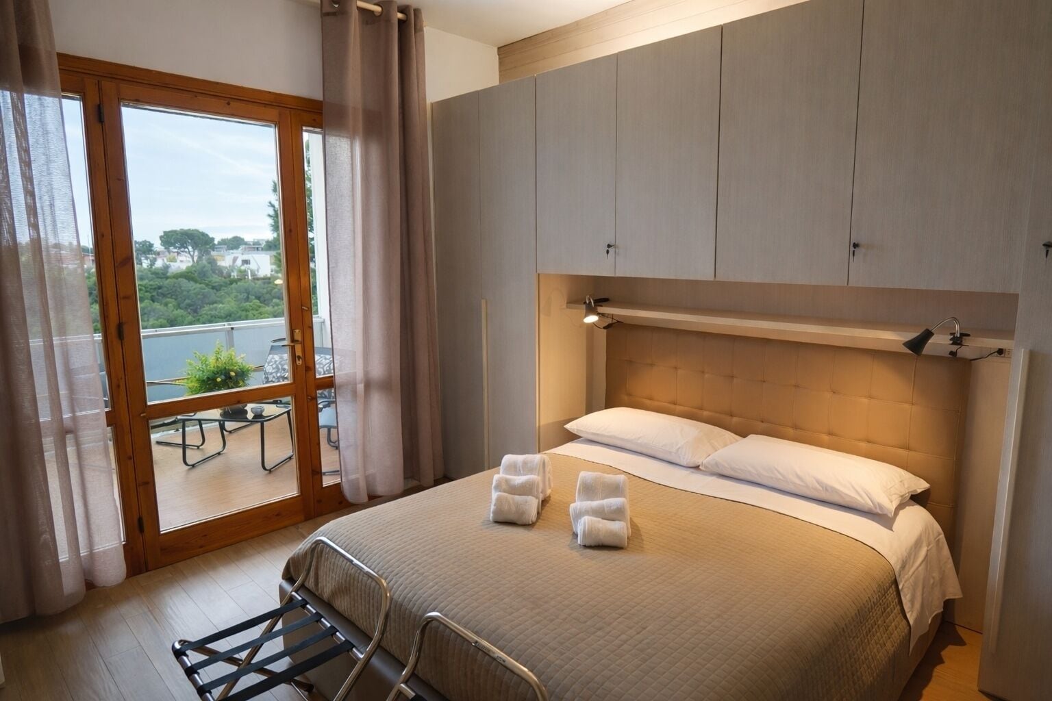 1 bedroom, iron/ironing board, travel cot, free WiFi