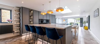 Luxury 5-BR | SF-WIFI | Parking | Games Room