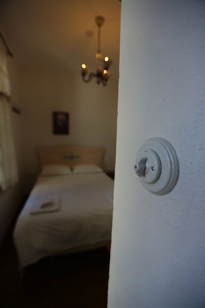 Economy Room, Courtyard View | Free WiFi - Kidalyo Hotel (Ayvalik)