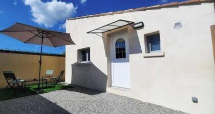Charmante Maisonnette avec Jacuzzi & Parking â Escapade Relax Ă Valensole