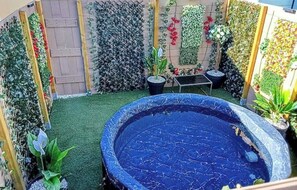 Outdoor spa tub - Happy House (Valensole)