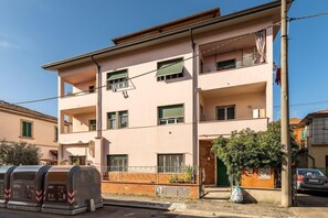 Exterior - Three Bedroom Apartment (Montecatini Terme)