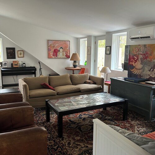 Restored barn in charming Lyme with studio apartment.