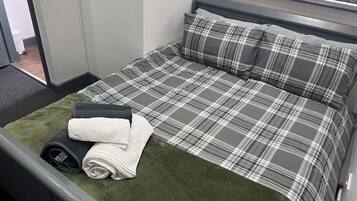Iron/ironing board, WiFi, bed sheets