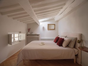 2 bedrooms, WiFi - One Bedroom Apartment (Lucca)
