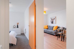 Smart TV - City Point Aberdeen by Guestz (Aberdeen)