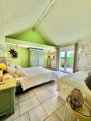 2 bedrooms, iron/ironing board, WiFi, bed sheets - Charming gîte near the Côte Viticole (Chevigny-en-Valière)