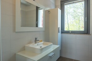 Shower, hair dryer, towels, shampoo - SG Luxury - Gasparina Cotton Stay Lakeview (Castelnuovo del Garda)