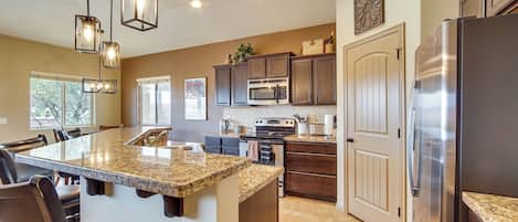 House (3 Bedrooms) | Interior