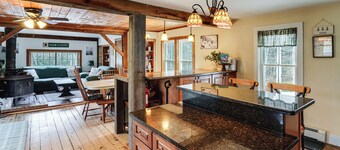 Peaceful All-season Getaway for Families in Ludlow