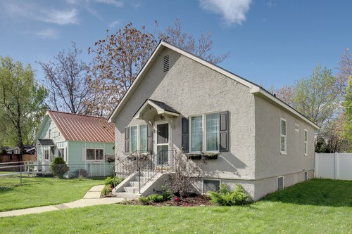 Walkable Apt in Dtwn Caldwell! Near Campus Events