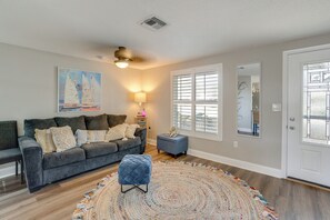 House (2 Bedrooms) | Interior - 3 Mi to Beach: Venice Escape w/ Backyard Oasis (Venice)