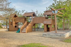 Interior - Pool & Boat Dock Access! Family Escape in Bremen (Bremen)