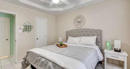 Pool Access & Work-ready Comforts! Edinburg Apt
