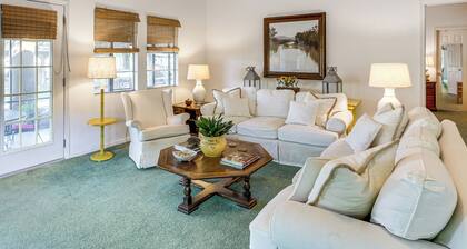 Private Dock + Yard: Lake Blackshear Family Escape