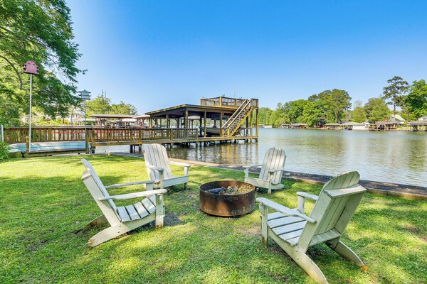 Private Dock + Yard: Lake Blackshear Family Escape - Lake Blackshear, GA