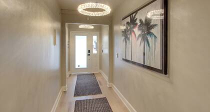 Unique Aparthotel Stay 15 Mi to Overland Park