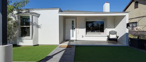 Apartment (4 Bedrooms) | Front of property