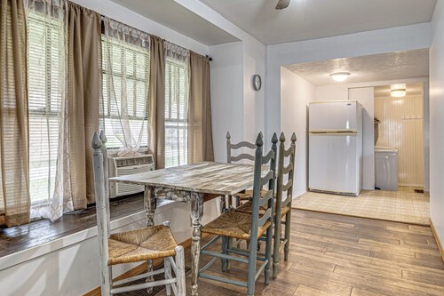 1 Mi to Park & Lake! Charming Retreat in Sullivan