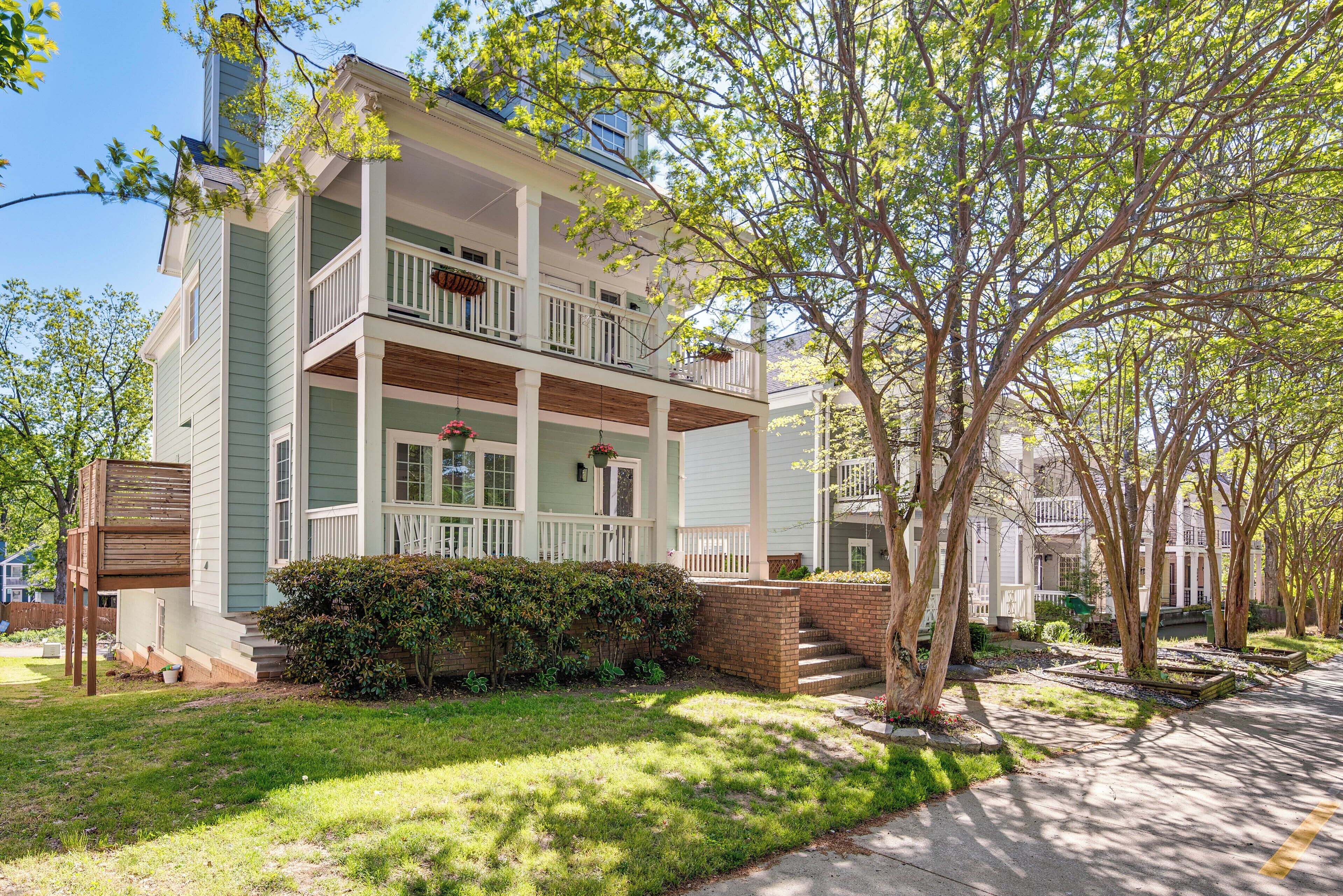 House (5 Bedrooms) | Front of property