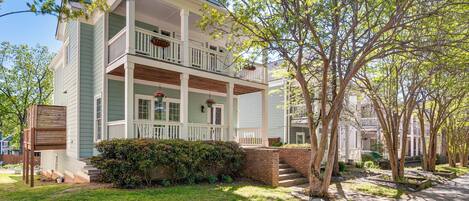 House (5 Bedrooms) | Front of property