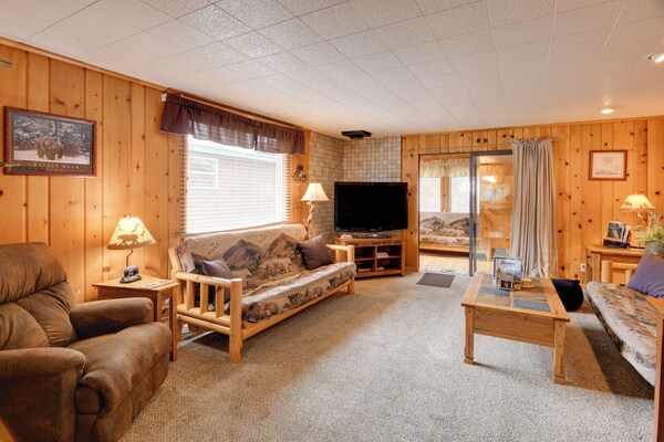 Cabin Less Than 1 Mi To Yellowstone Nat'l Park! - Montana
