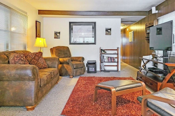 Front of property - 'elk Home' - Yellowstone Basecamp < 1 Mi to Park! (West Yellowstone)