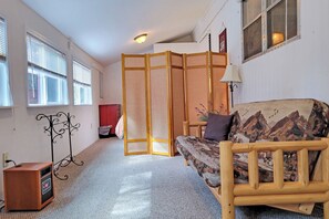 Interior - 'elk Home' - Yellowstone Basecamp < 1 Mi to Park! (West Yellowstone)