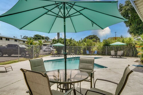 Walk to Dining & Local Markets! Hilo Getaway